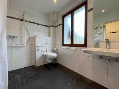 Ein Badezimmer in der Unterkunft SAD113 - Geräumige Monteurwohnung