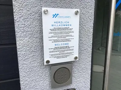 Ein Zertifikat, Auszeichnung, Logo oder anderes Dokument, das in der Unterkunft AMBERG APART - Apartment A - Wohnraum auf Zeit ausgestellt ist