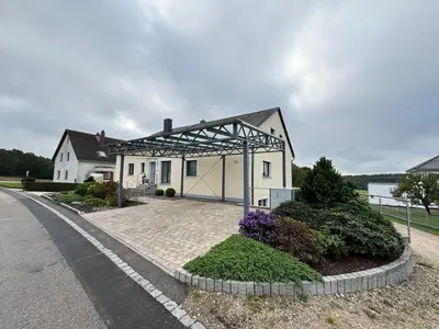Das Gebäude in dem sich die Ferienwohnung befindet