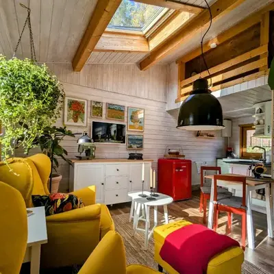 Wichtelhaisl Rittersgrün im Erzgebirge - Entspannen im fröhlichen Tiny House - umzäunter Naturgarten-Hunde willkommen-Terrasse-Elektroauto laden