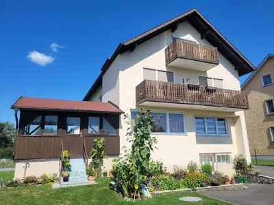 Das Gebäude in dem sich die Ferienwohnung befindet