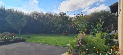 Ein Garten an der Unterkunft Ferienwohnung Macht