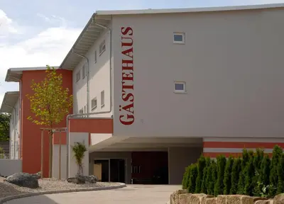 Das Gebäude in dem sich das Hotel befindet