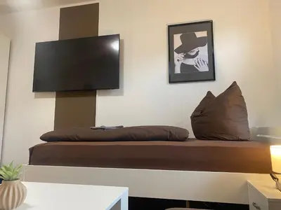 TV/Unterhaltungsangebot in der Unterkunft FeWo Wieko Plauen H1 3 OG links Family Appartement XL