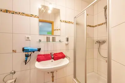 Ein Badezimmer in der Unterkunft Pension ohne Frühstück