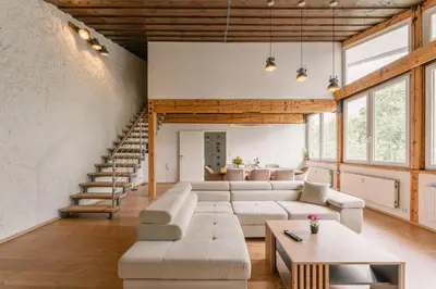 Ein Sitzbereich in der Unterkunft Exklusive große Ferienwohnung für 7 Personen, Parkplatz, Balkon, 3 Schlafzimmer