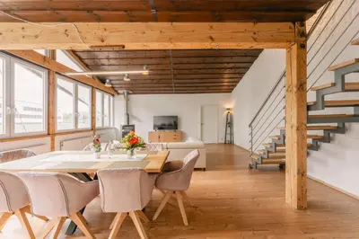 Ein Sitzbereich in der Unterkunft Exklusive große Ferienwohnung für 7 Personen, Parkplatz, Balkon, 3 Schlafzimmer