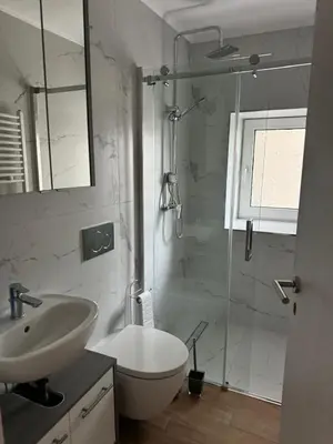 Ein Badezimmer in der Unterkunft 1 Perfekt für jeden Zweck