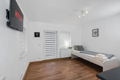 TV/Unterhaltungsangebot in der Unterkunft myminiaparts Gemütliches Studio mit Arbeitsplatz