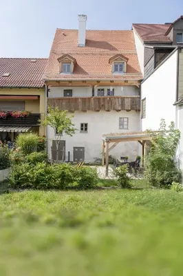 Das Gebäude in dem sich die Ferienwohnung befindet