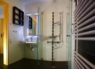 Ein Badezimmer in der Unterkunft Ferienwohnung Sonnenleithe Urlaub im Denkmal