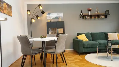Ein Sitzbereich in der Unterkunft Gemütliches Apartment mit Balkon und Parkplatz im Zentrum
