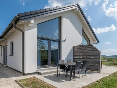 Das Gebäude in dem sich das Ferienhaus befindet