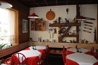Ein Restaurant oder anderes Speiselokal in der Unterkunft Pension Hotel Turmblick