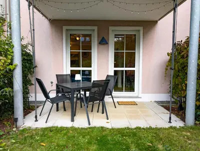 Ein Garten an der Unterkunft Moderne Ferienwohnung in ruhiger idyllischer Lage 2 plus 2 Personen möglich