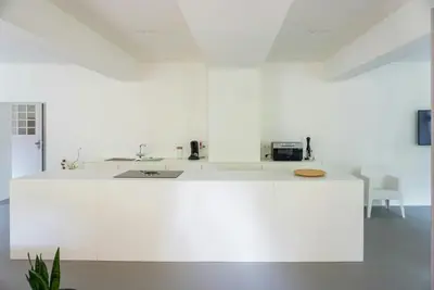 Küche/Küchenzeile in der Unterkunft Design Apartment In The Historic Mittermurnthal