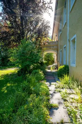 Ein Garten an der Unterkunft Minimalist Style Apartment In Upper Palatinate