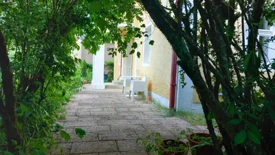Ein Garten an der Unterkunft Minimalist Style Apartment In Upper Palatinate