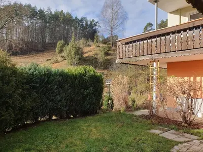 Ein Garten an der Unterkunft Hanghaus in Alleinlage - WE basement