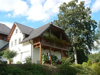 Das Gebäude in dem sich die Ferienwohnung befindet