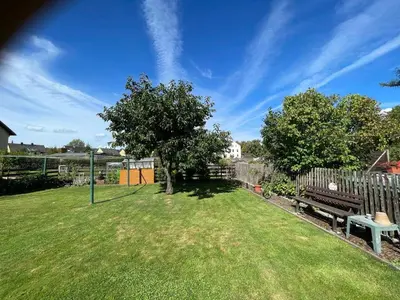 Ein Garten an der Unterkunft Ferienwohnungen Goldhahn