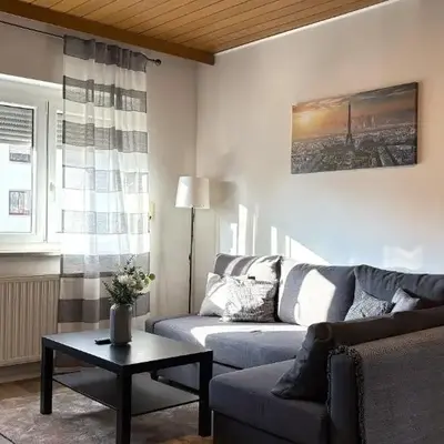 Helle gemütliche 3-Zi-Whg mit Terrasse und Gartenzugang