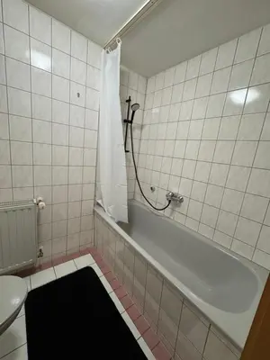Ein Badezimmer in der Unterkunft 2-Raum Ferienwohnung Zentrumsnah Plauen