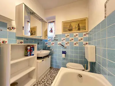 Ein Badezimmer in der Unterkunft SWF122 Gemütliche Monteurwohnung Übergangswohnung