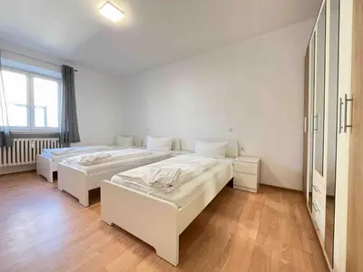 Ein Bett oder Betten in einem Zimmer der Unterkunft SWF122 Gemütliche Monteurwohnung Übergangswohnung