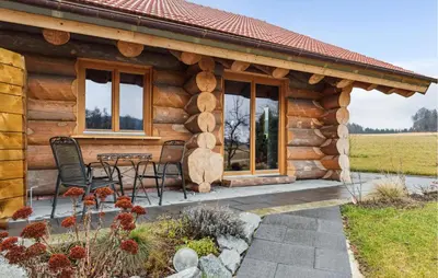 Ein Garten an der Unterkunft Blockhaus Chalet