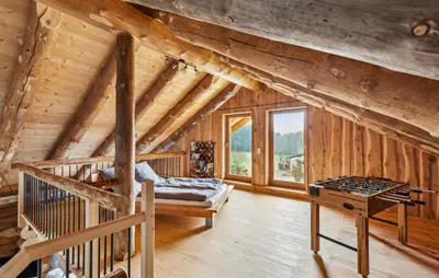 Ein Sitzbereich in der Unterkunft Blockhaus Chalet