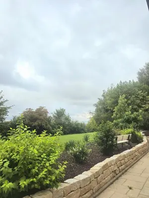 Ein Garten an der Unterkunft Südhang Wohnung bei Mariahilfberg