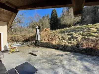 Ein Garten an der Unterkunft Ferienwohnung in Marienthal am Regen
