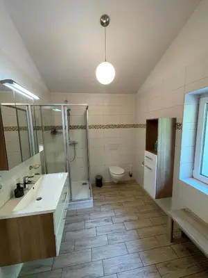 Ein Badezimmer in der Unterkunft Ferienwohnung in Marienthal am Regen