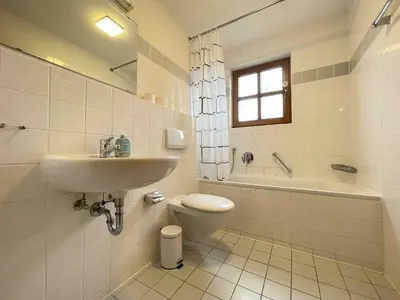Ein Badezimmer in der Unterkunft STA1115 gut geschnittene Monteurwohnung mit Balkon