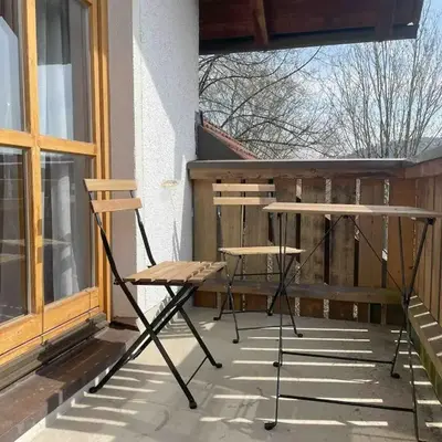 STA1079 Moderne Monteurwohnung mit Balkon