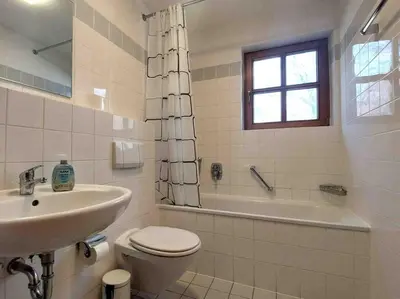 Ein Badezimmer in der Unterkunft STA1043 gut geschnittene Monteurwohnung mit Balkon