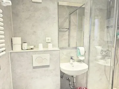 Ein Badezimmer in der Unterkunft Gasthof goldener Engel