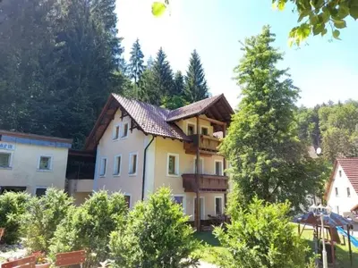 Das Gebäude in dem sich das Hotel befindet