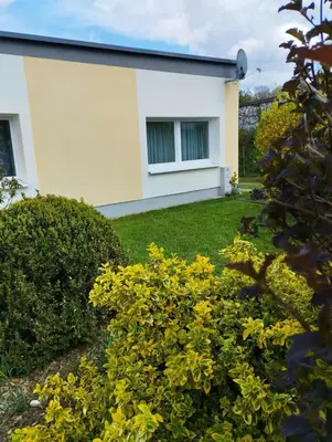Ein Garten an der Unterkunft Ferienhaus Ferienwohnung Schöneberg