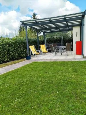 Ein Garten an der Unterkunft Ferienhaus Ferienwohnung Schöneberg