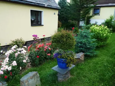 Ein Garten an der Unterkunft Ferienwohnung Riedl