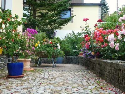 Ein Garten an der Unterkunft Ferienwohnung Riedl