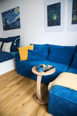 Ein Sitzbereich in der Unterkunft Suite 13 Van Gogh