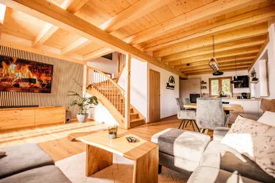 Ein Sitzbereich in der Unterkunft Chalet Heimatzeit