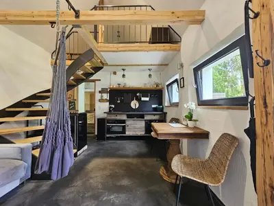Küche/Küchenzeile in der Unterkunft Tiny House mit eigener Sauna am Waldrand in der Fränkischen Schweiz