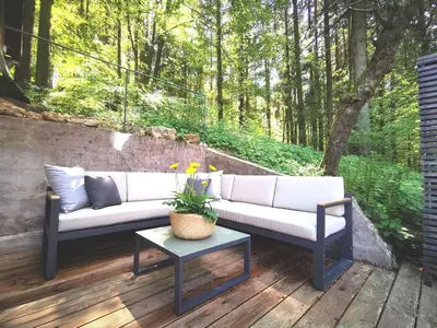 Ein Garten an der Unterkunft Tiny House mit eigener Sauna am Waldrand in der Fränkischen Schweiz