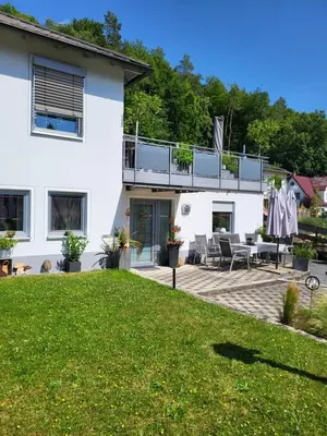 Ein Garten an der Unterkunft Ferienwohnung Sonneneck