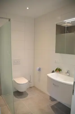 Ein Badezimmer in der Unterkunft Apartment mit Küche, 2 Einzelbetten, Dusche, Parkplatz, schnellem Internet, ADA3