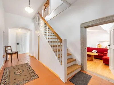 Ein Sitzbereich in der Unterkunft Ferienhaus Mitterauerbach - Altes Mesnerhaus